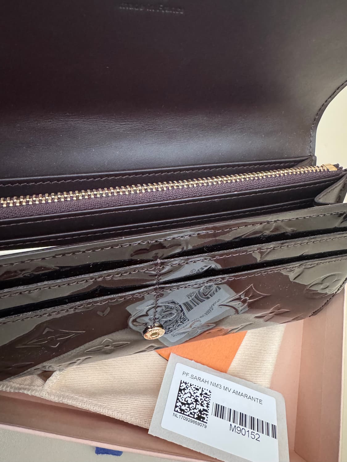 루이비통 사라 월렛 모노그램 베르니 아마란트 상품이미지4