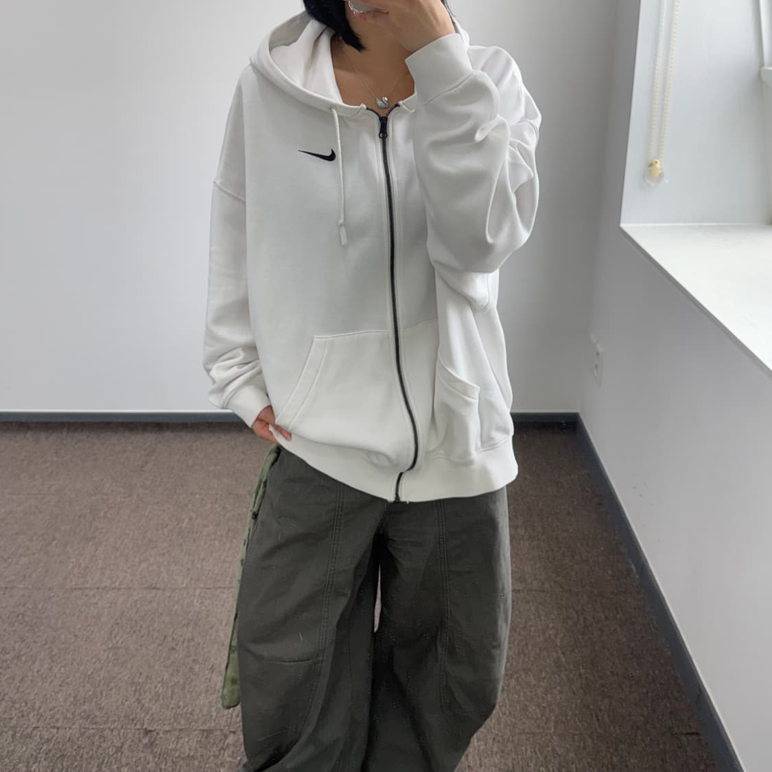 Nike 나이키 스몰로고 화이트 후드집업 상품이미지2