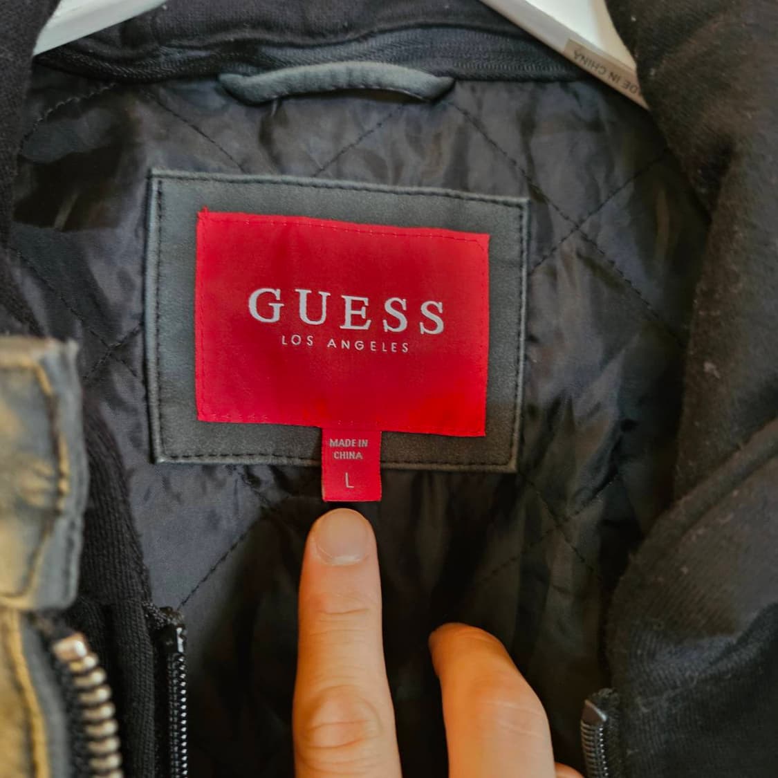 게스(GUESS) 다니엘블랙 PU 후디

차콜 바이커 자켓 상품이미지7