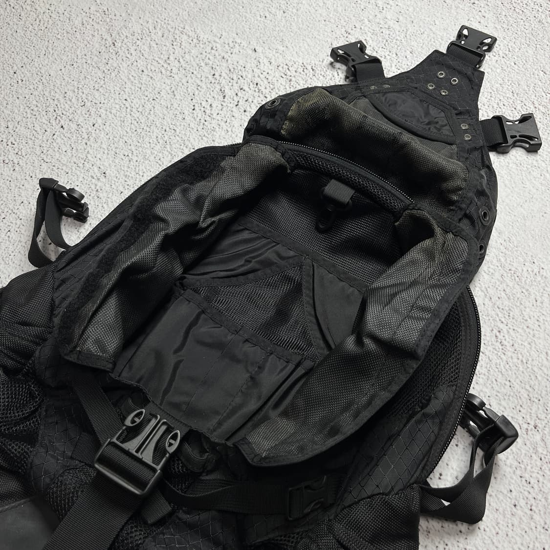 Vintage 00s Oakley Icon Backpack 2.0 상품이미지4