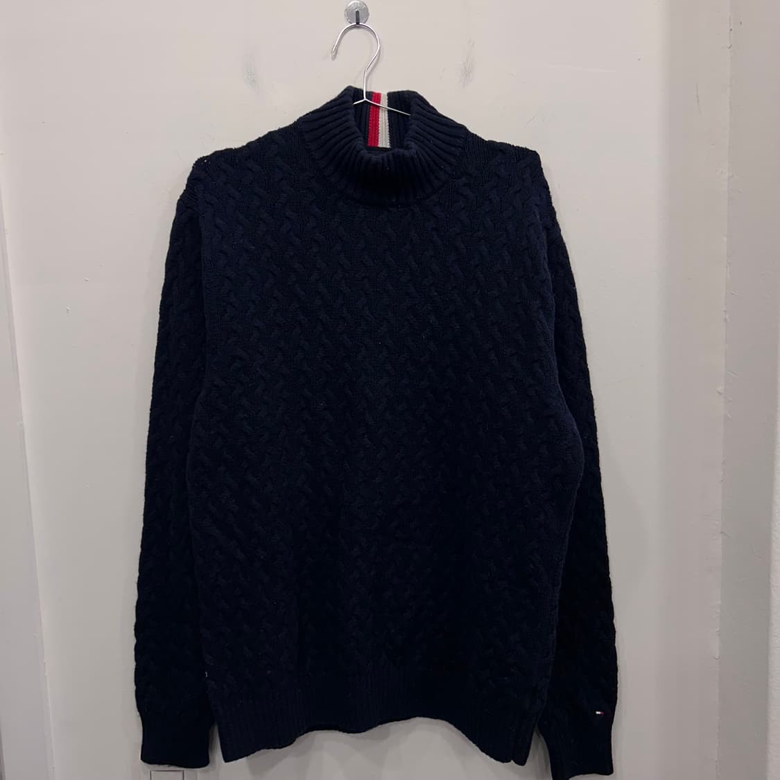 타미힐피거 헤비울 코튼 꽈배기 터틀넥 니트 상품이미지2