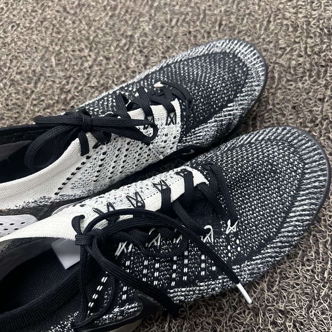 NIKE 나이키 베이퍼맥스 플라이니트2 오레오 270 상품이미지3