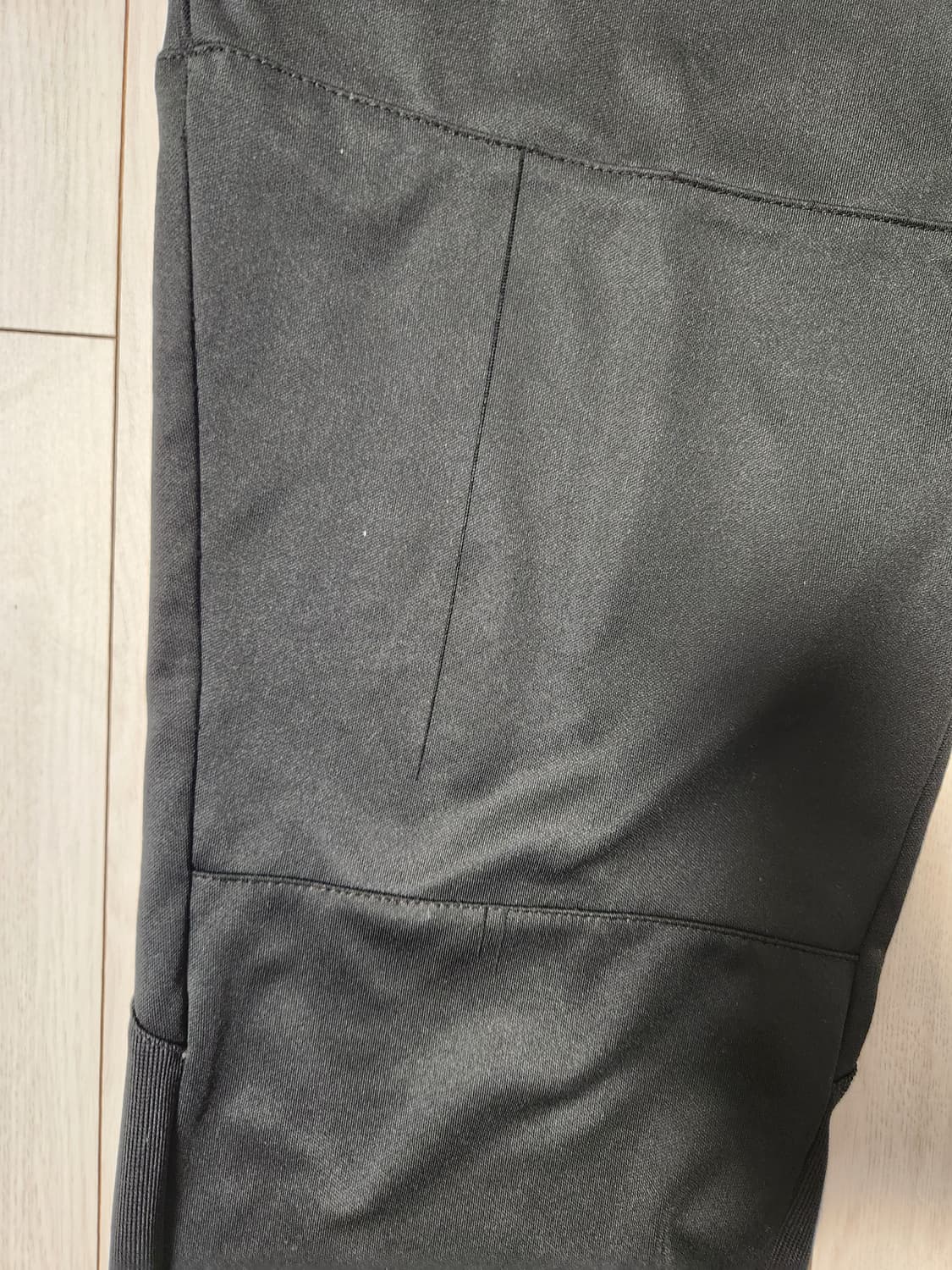 나이키 드라이핏 트레이닝복 상하의 세트 사이즈L

전체적으로 사용감있고  상품이미지9