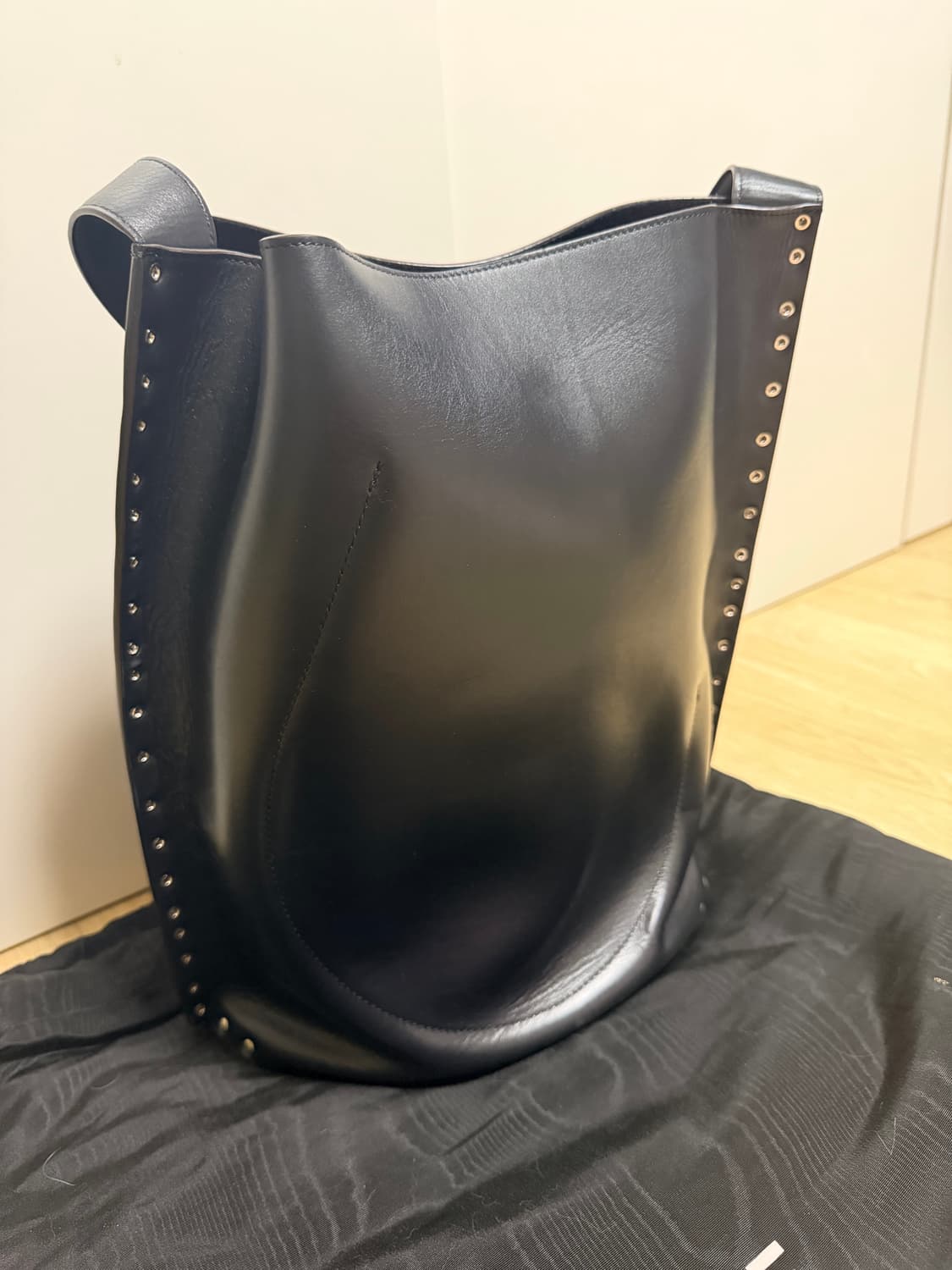 Old Celine 정품 라지 버킷백 올드 셀린느 피비파일로 스터드 백 상품이미지3