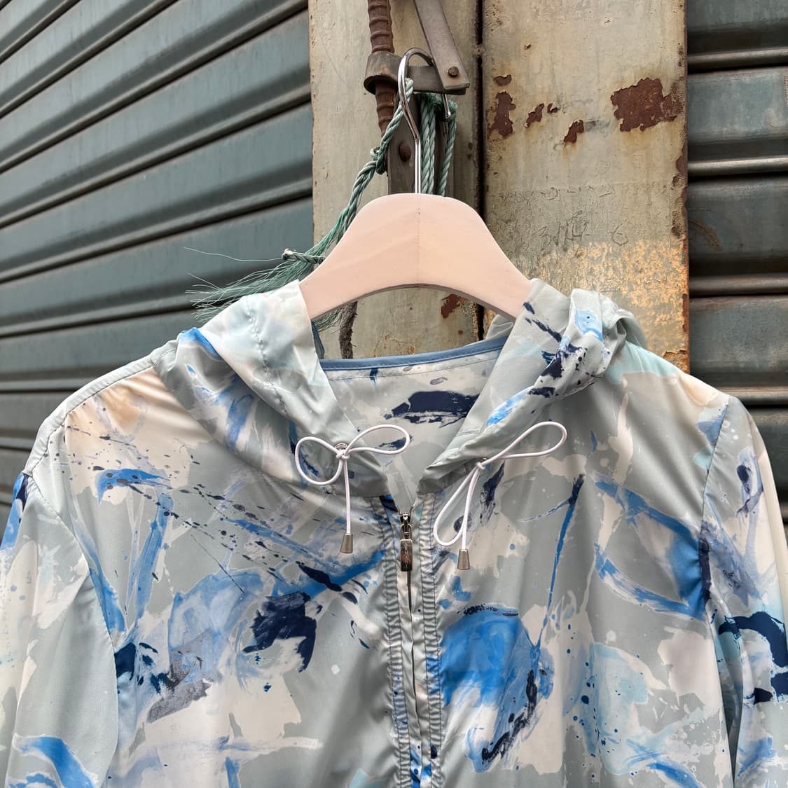 알마니 꼴레지오니 블루 페인팅 바람막이 상품이미지2