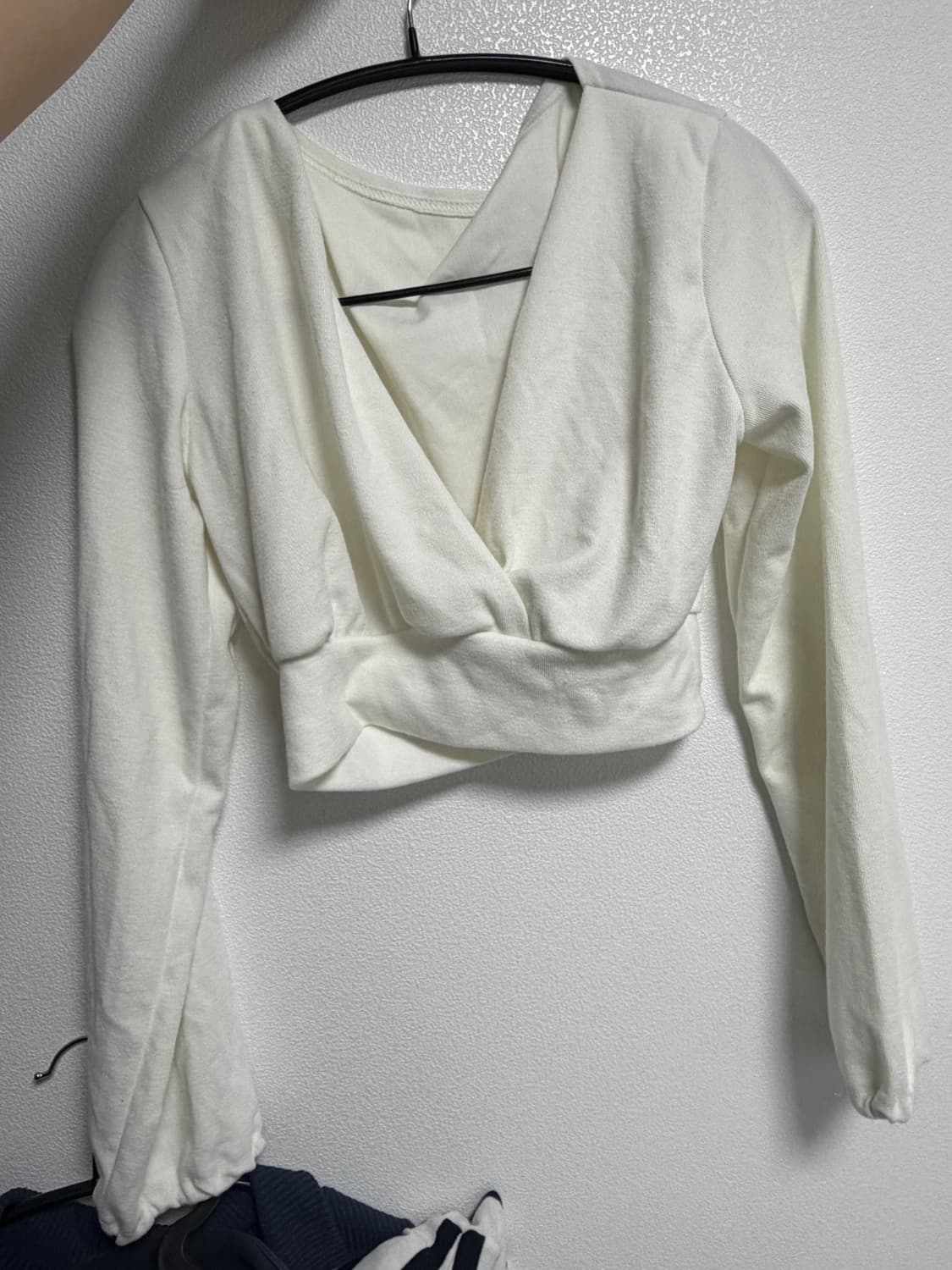 흰색 브이넥 티 상품이미지1