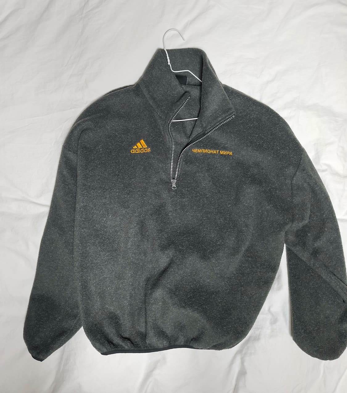 아디다스 x 고샤루브찬스키 후리스 그레이 상품이미지1