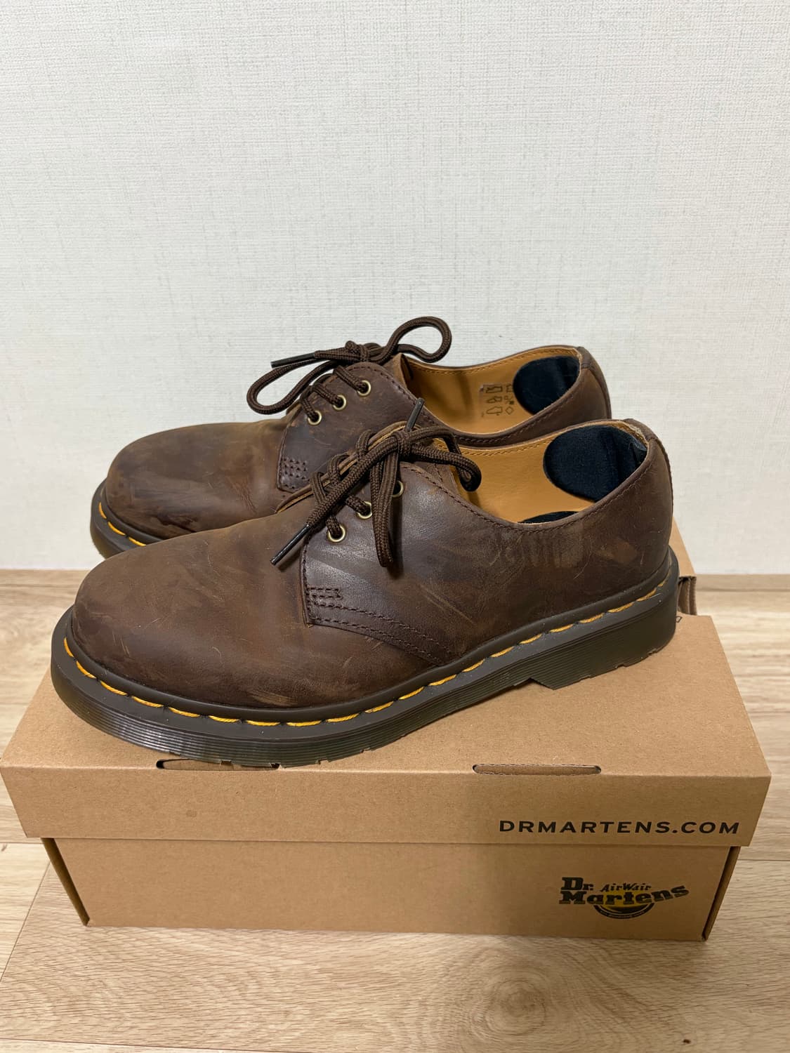 닥터마틴 크레이지홀스 240 상품이미지1