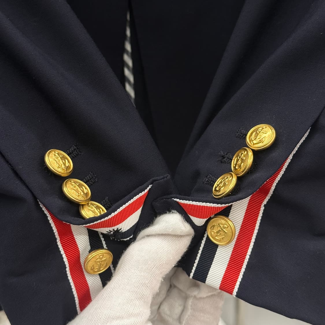 [2] 톰브라운 사선완장 금장 울 블레이저 상품이미지3