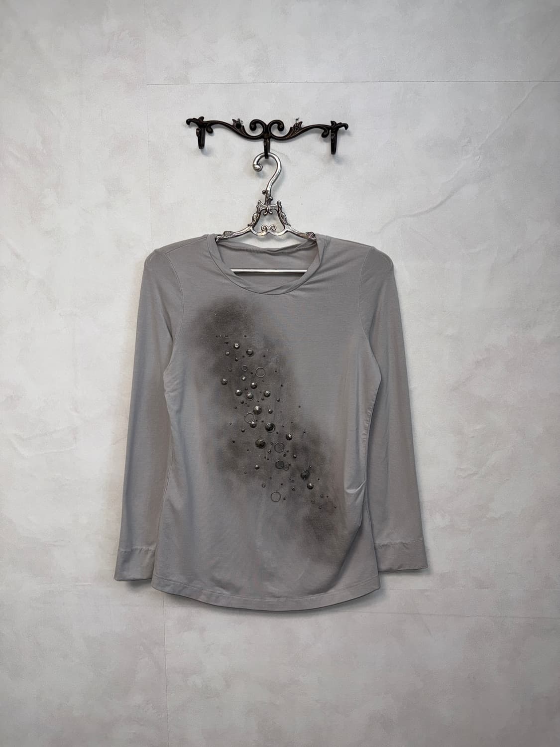 Gray grunge painted stud shirring sleeve 상품이미지1