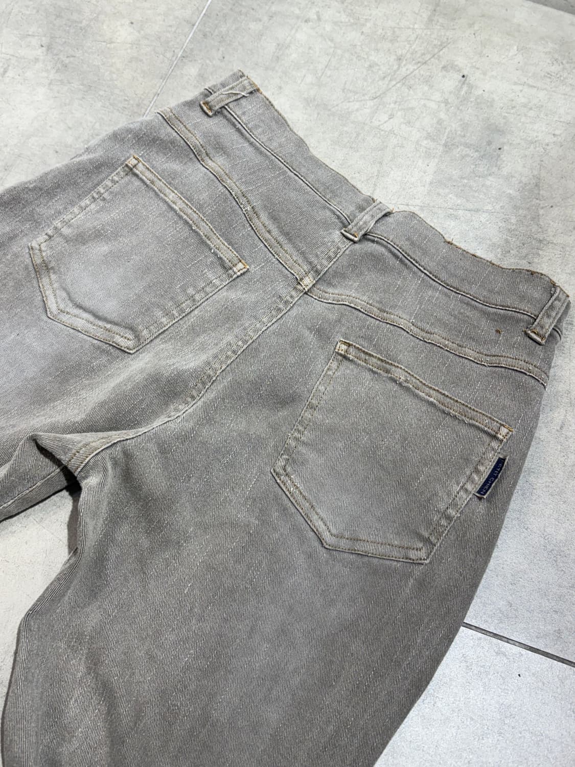 Petit chien 꽃 자수 부츠컷 흑청 데님팬츠 상품이미지7