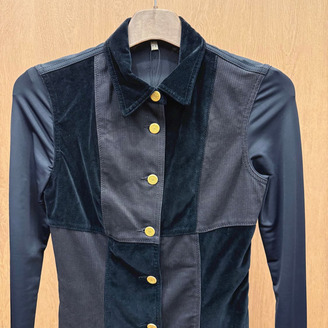 모스키노 진스 셔츠 미니 원피스 골든버튼 벨벳배색 디테일 슬림핏 블랙 상품이미지4