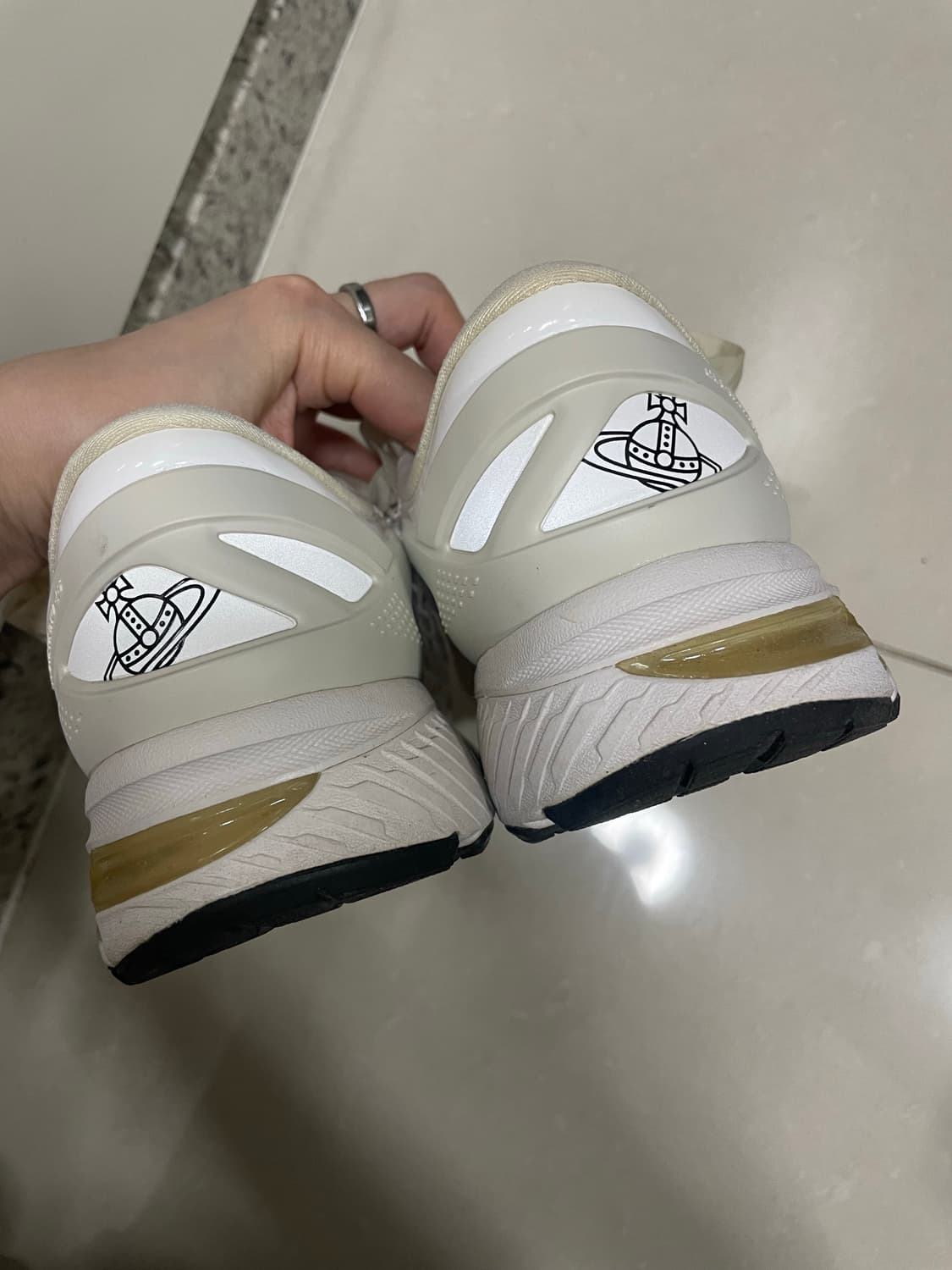 아식스 비비안 웨스트우드 젤카야노26 스니커즈 245사이즈 상품이미지3