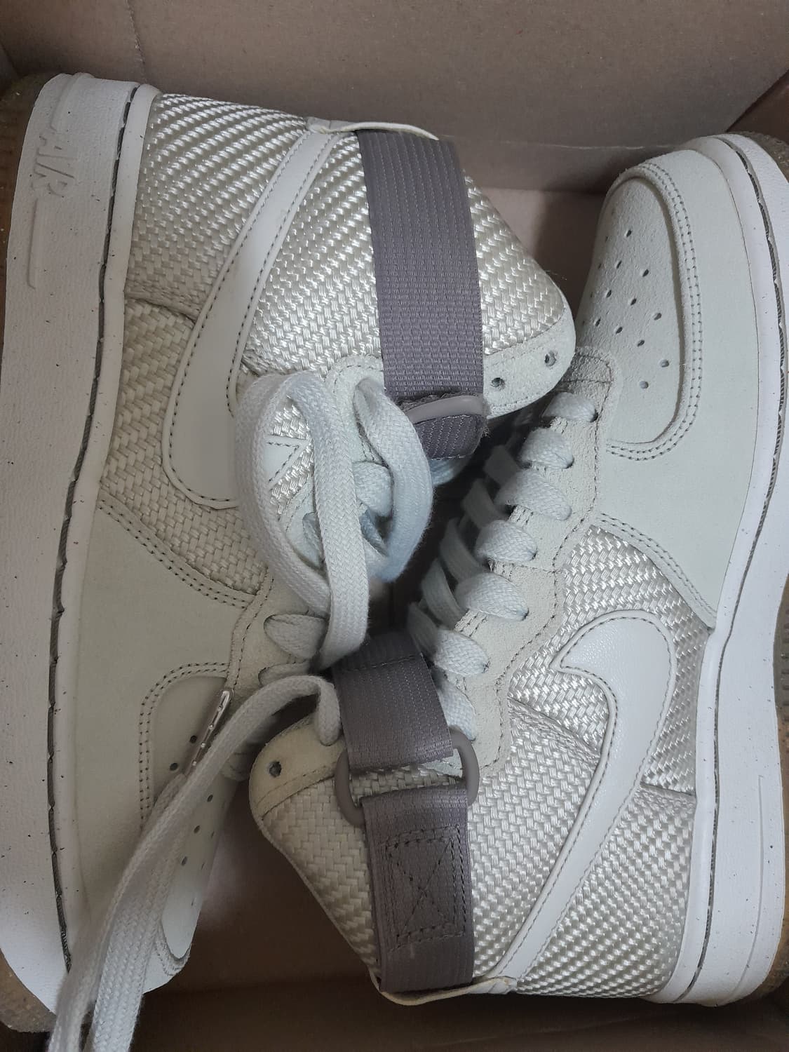 나이키 에어포스 1 하이 07 LX230 희소 상품이미지1