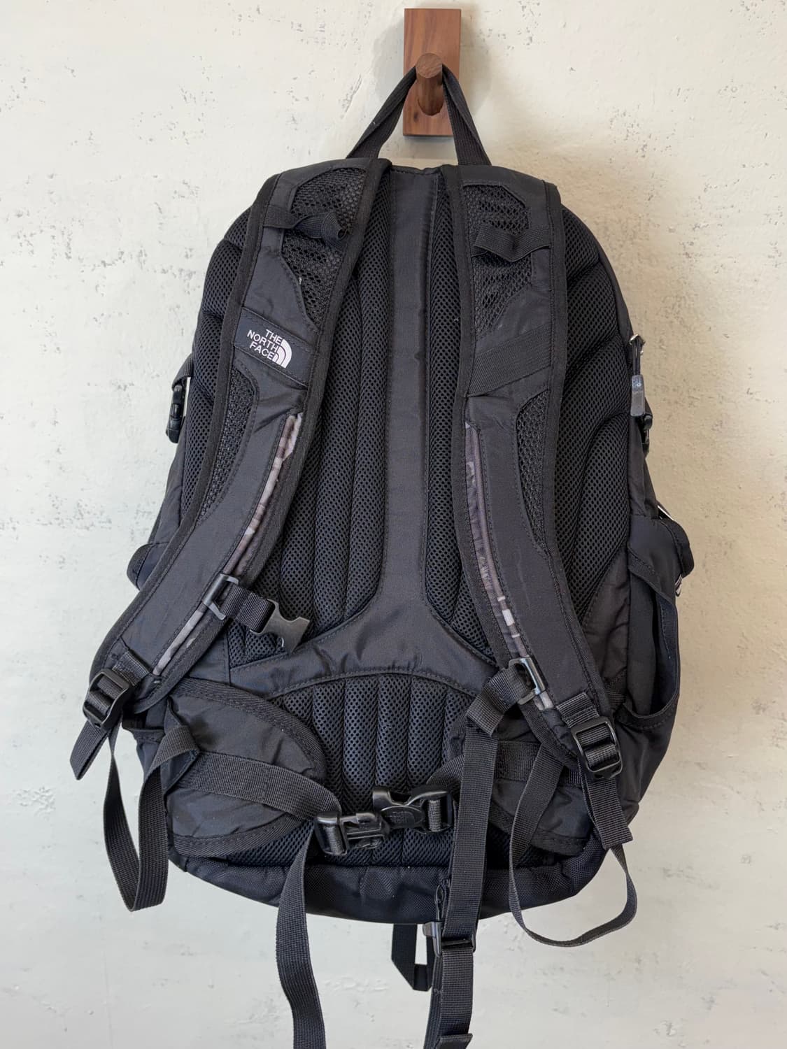 노스페이스 서지 백팩 블랙 카모 상품이미지2