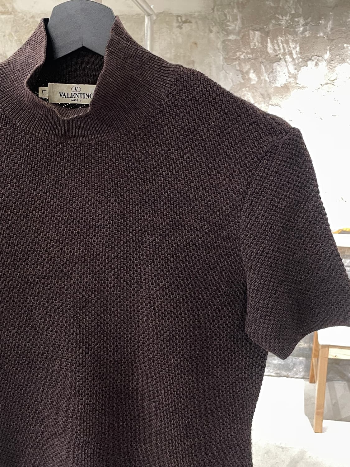 발렌티노 미스 V 다크 브라운 폴라 하프 니트 상품이미지3