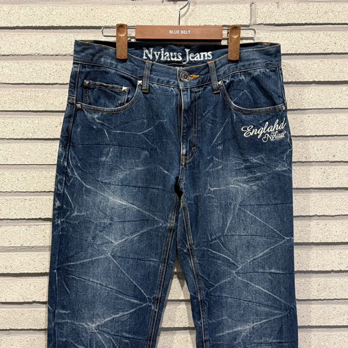 JPN VINTAGE 크랙워싱 데님팬츠 가죽 포켓 레터링 디테일 진청 상품이미지3