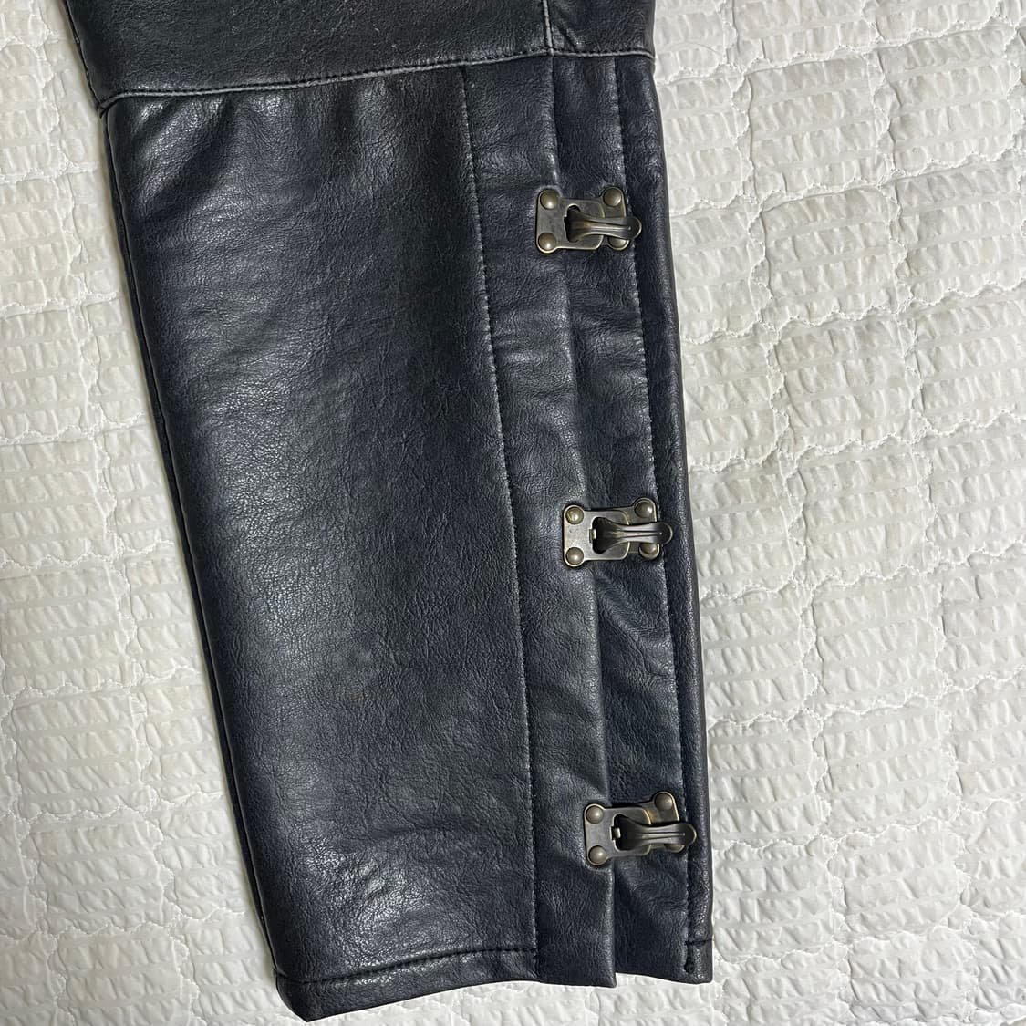 90s 아르마니 사이드 버클 레더 팬츠 상품이미지1