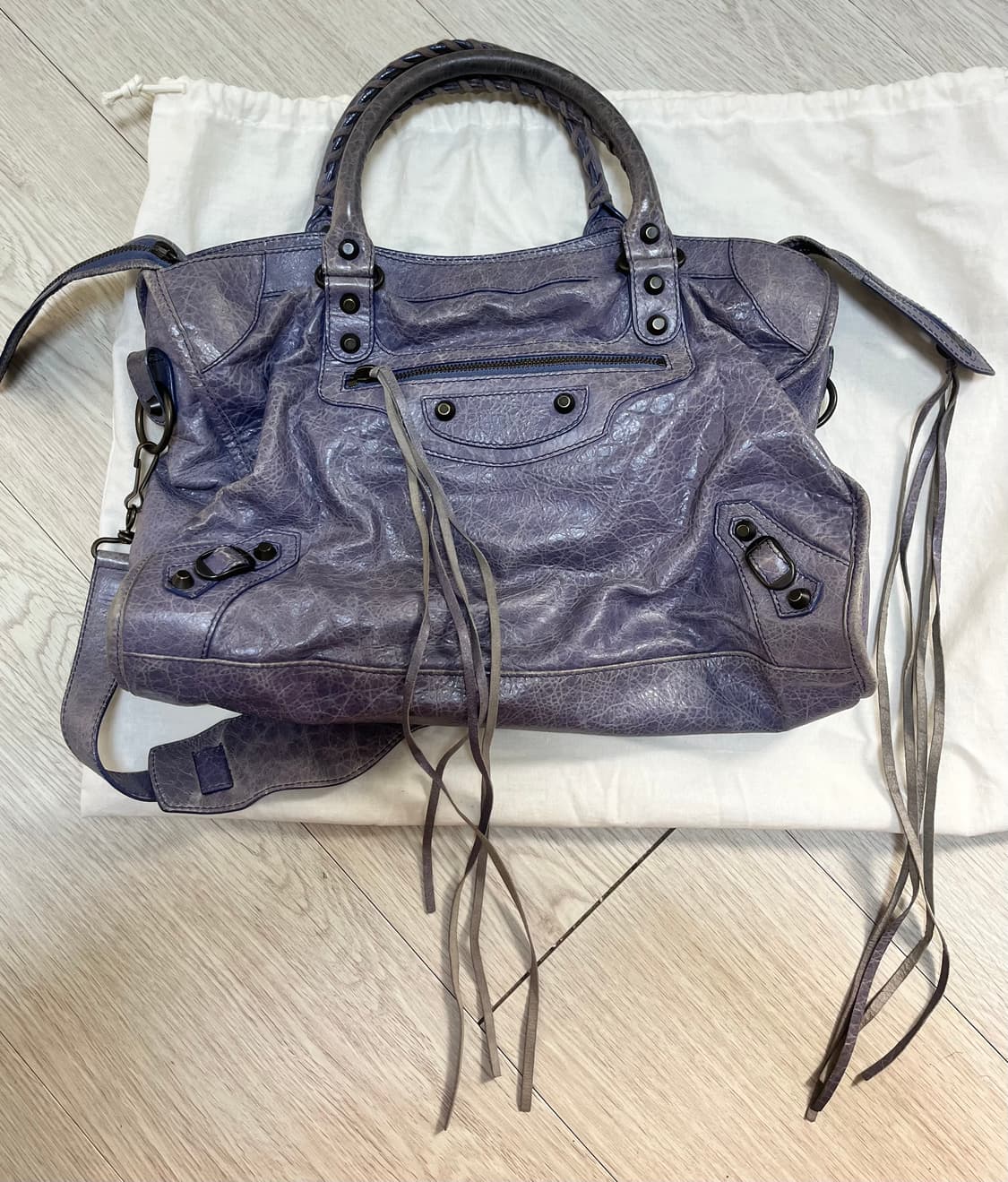 발렌시아가 모터백 상품이미지1