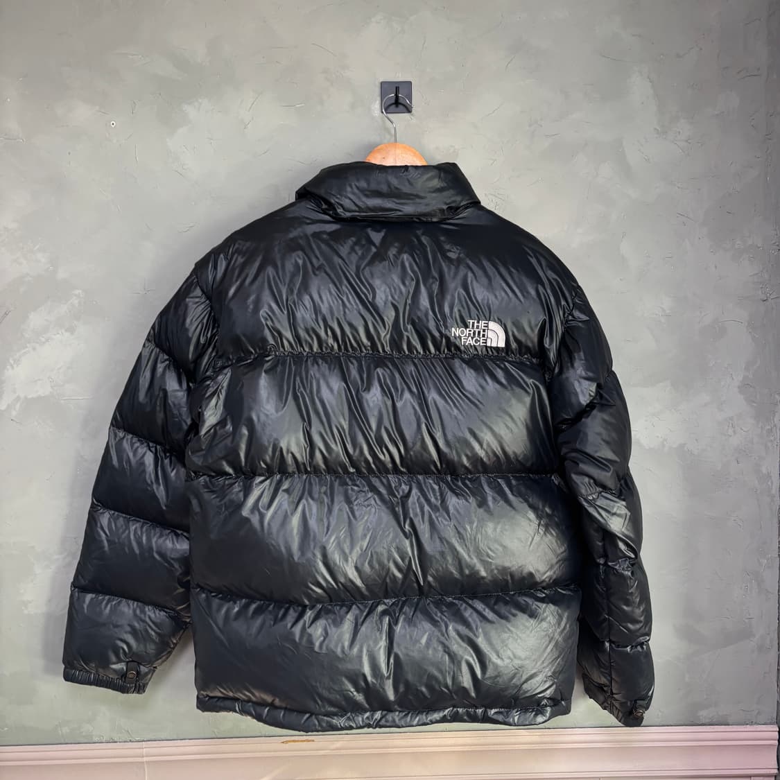 노스페이스 700 눕시 유광 구스다운 패딩 블랙 상품이미지4