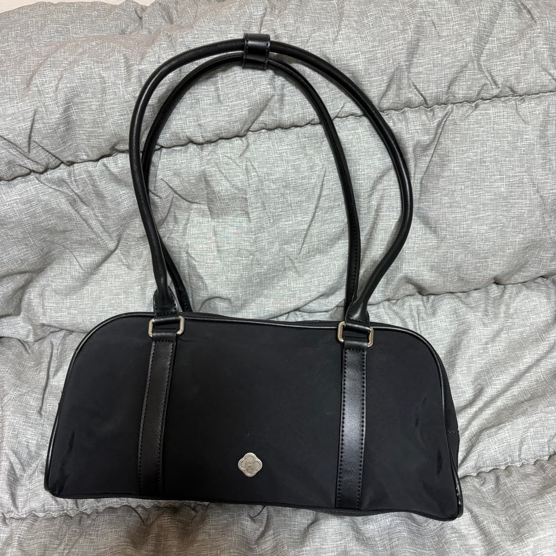히어리 나일론 숄더백 - Ember Boston Bag(Black) 상품이미지2