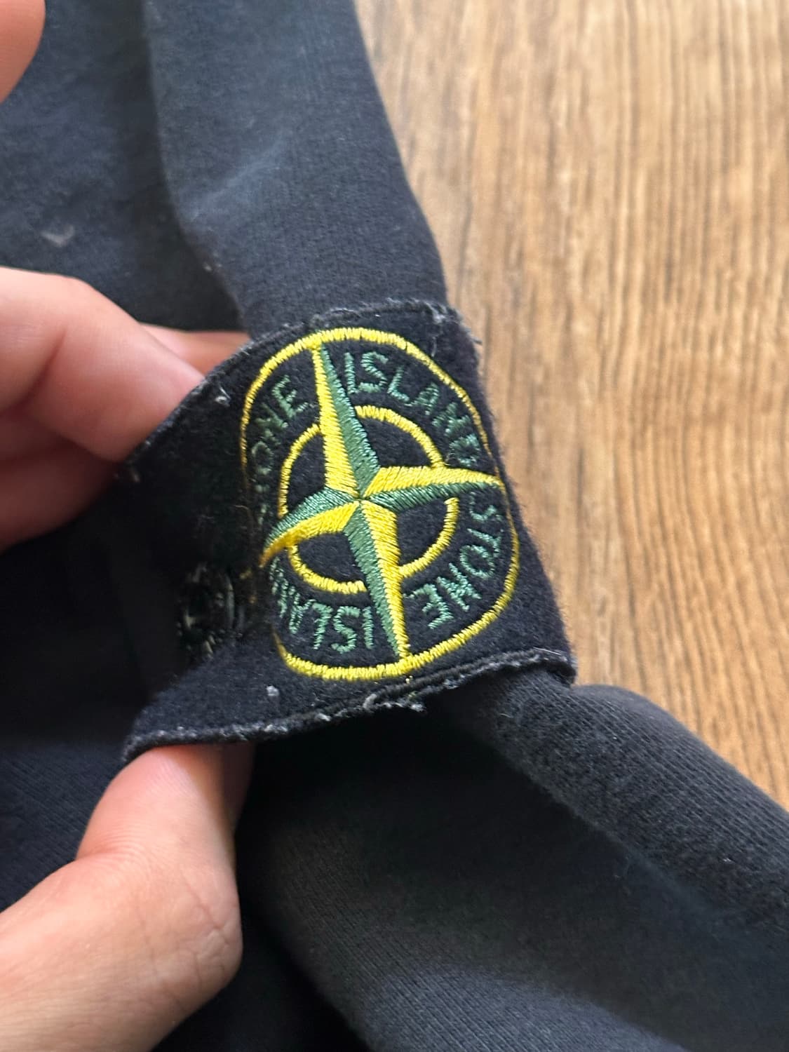 스톤아일랜드 블랙 맨투맨 L 정품 상품이미지4