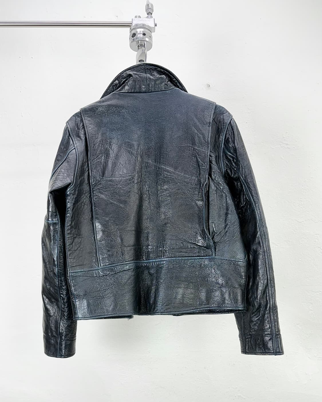 쇼트 블루 왁스 카빙 제뉴윈 레더 라이더 자켓 상품이미지7