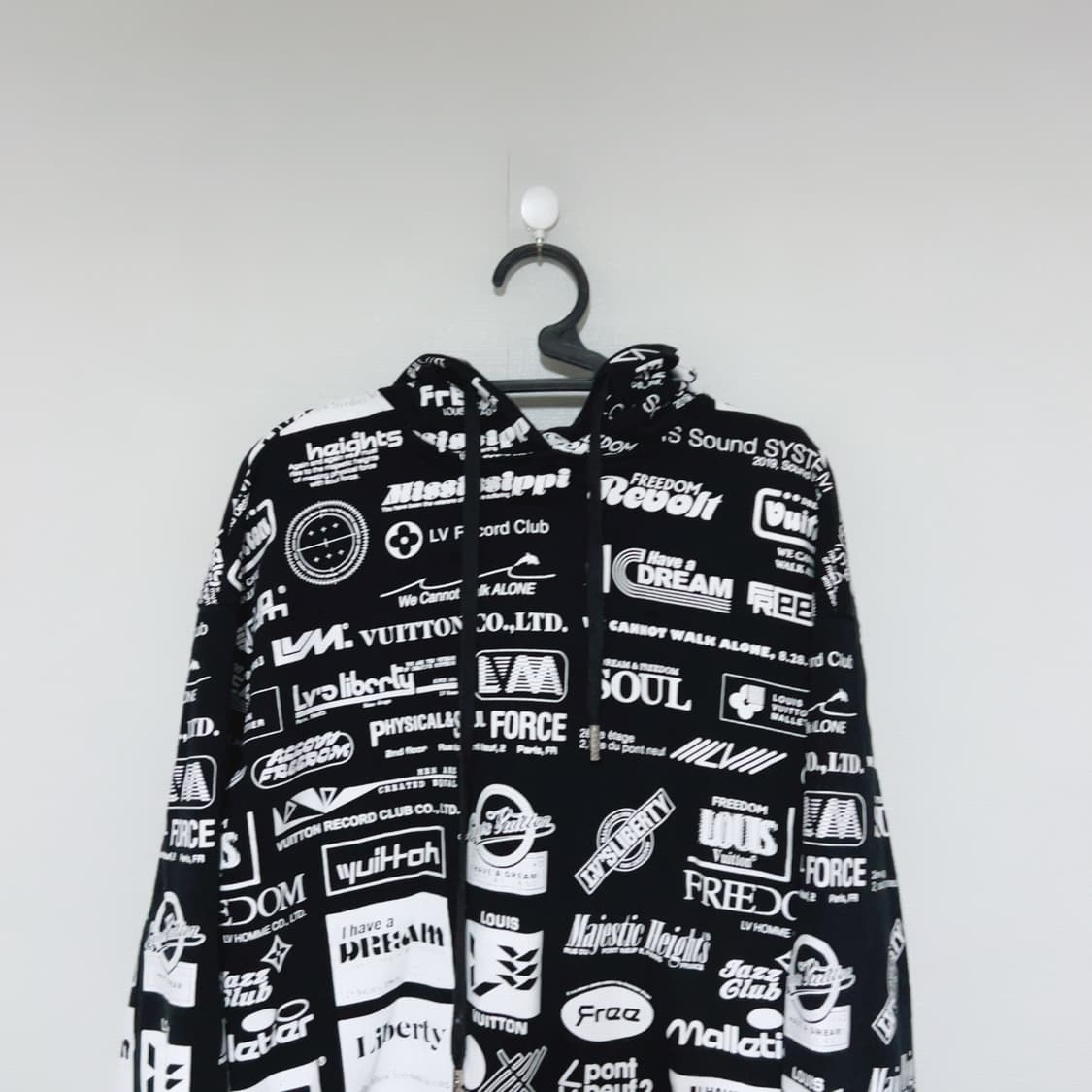 루이비통 프린팅 공용 후드티 상품이미지2