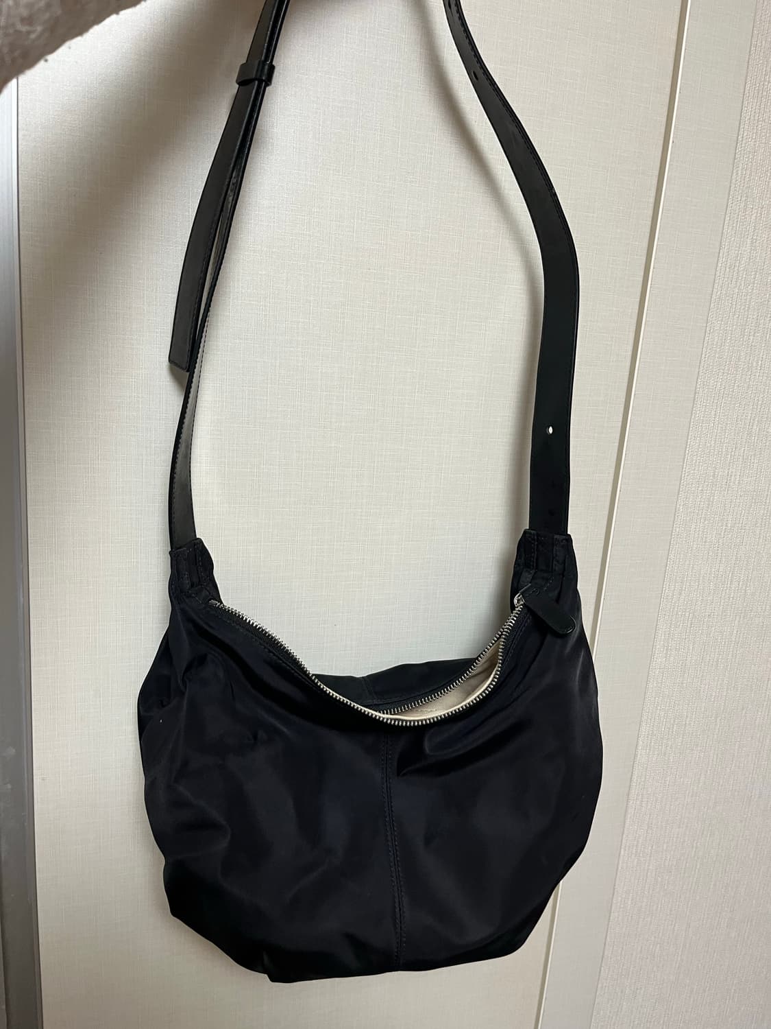 낫띵리튼 호보백 상품이미지1