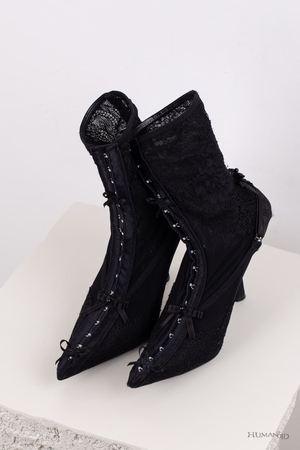 BALENCIAGA LINGERIE KNIFE ANKLE BOOTS 상품이미지3