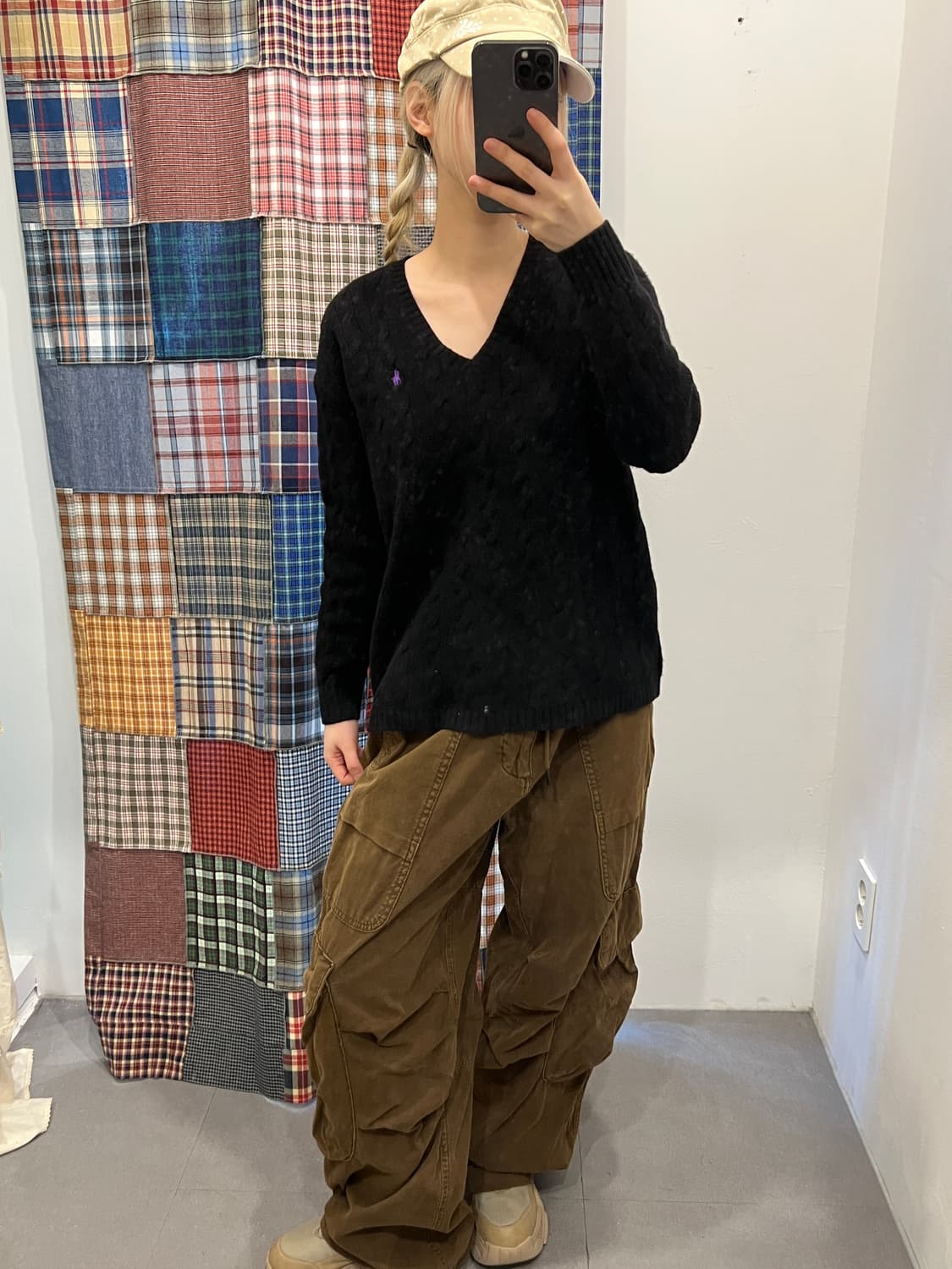 폴로 블랙 v넥 니트 상품이미지3