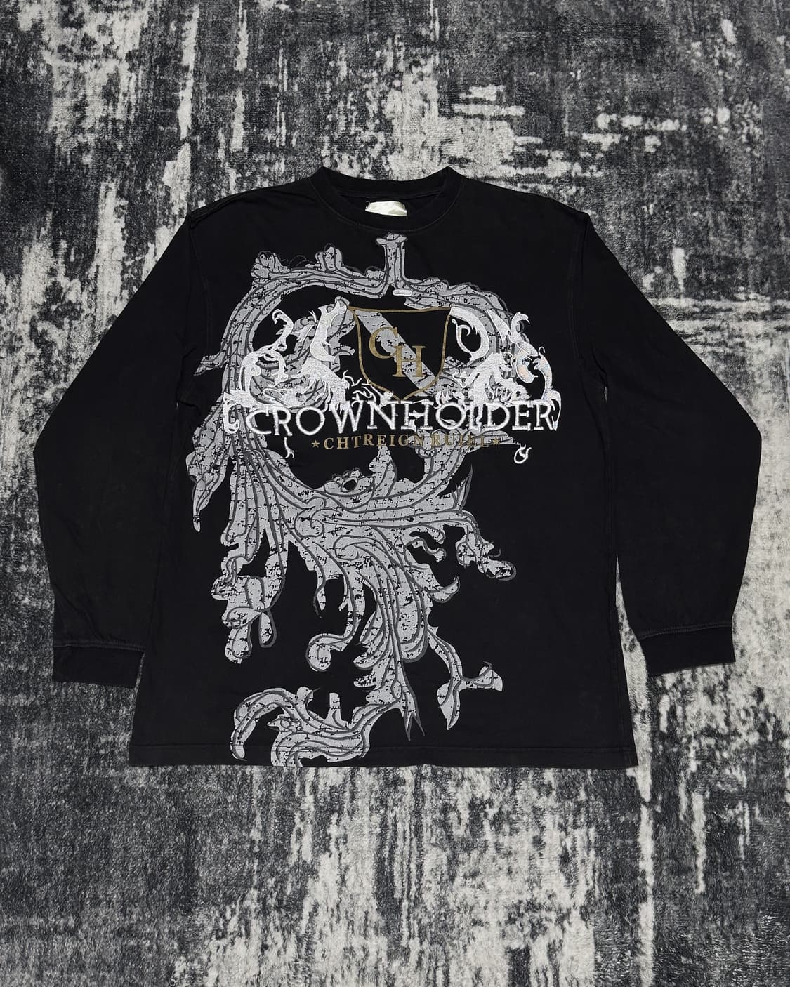 {UNKNOWN} CrownHolder Emblem Long Sleeve 상품이미지1