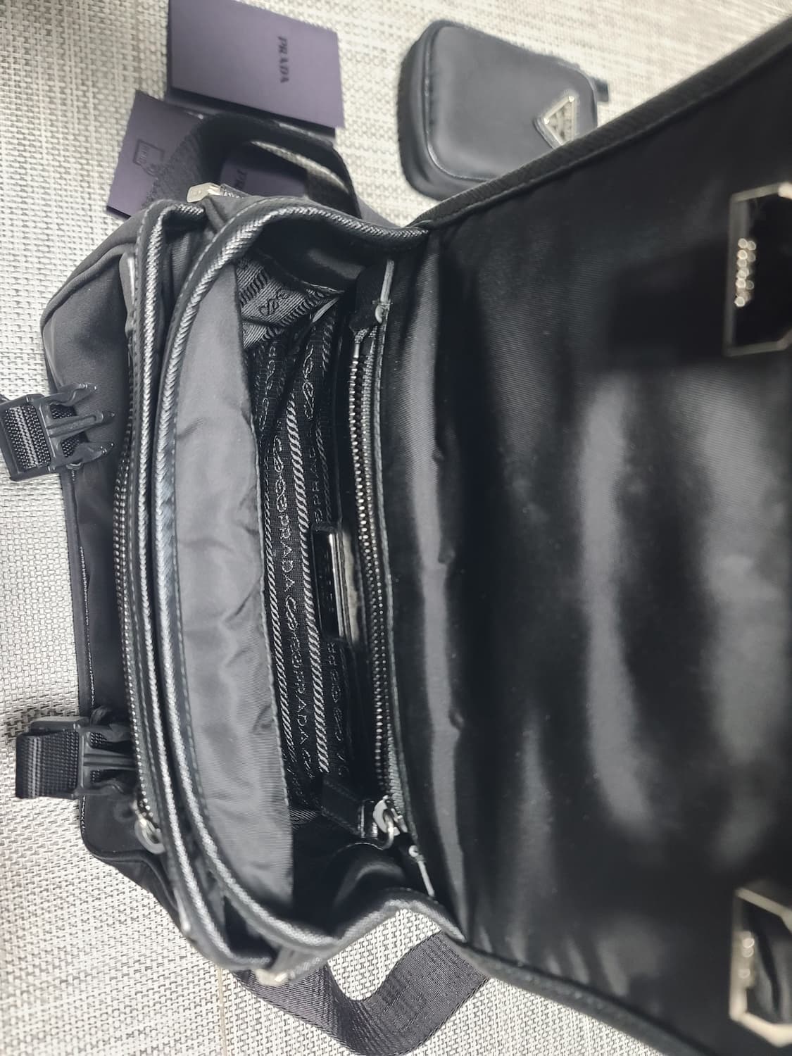 프라다 숄더백 메신저백 크로스백 2vd034 프라다 버클 리나일론백 상품이미지4