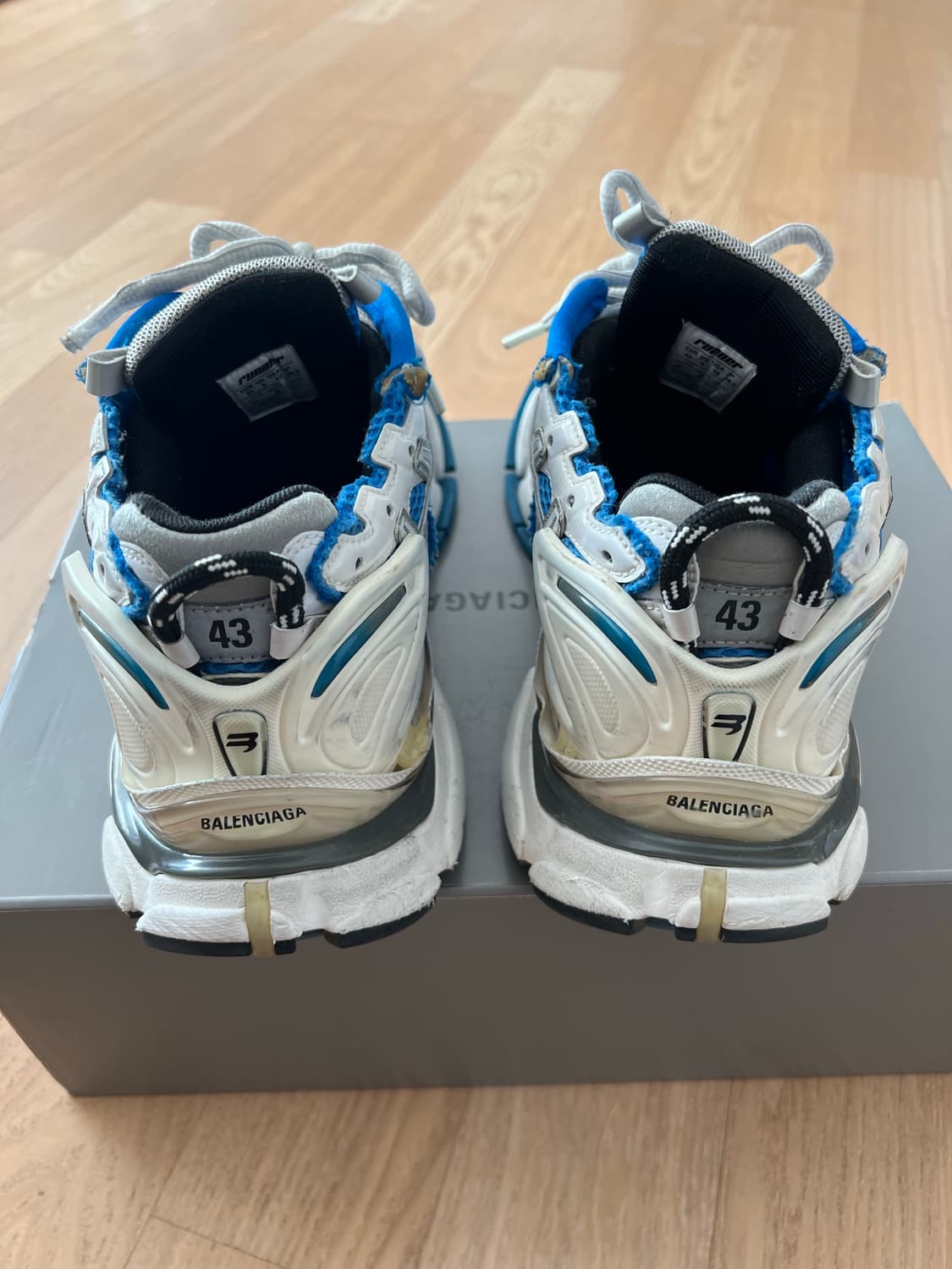 [43] 발렌시아가 뉴러너 상품이미지3