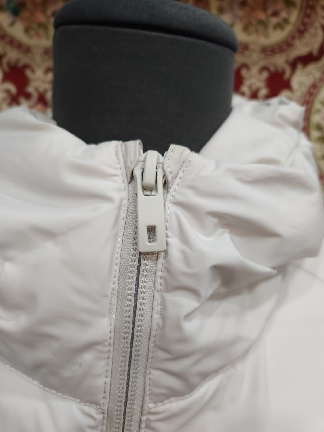 유니클로 퍼프테크 후드 경량 패딩
 상품이미지2