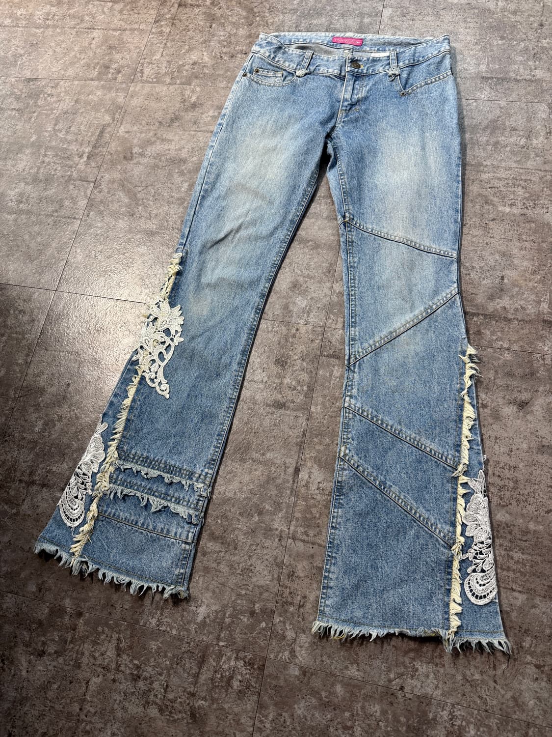 레이스 패치 프린지드 부츠컷 데님 상품이미지5