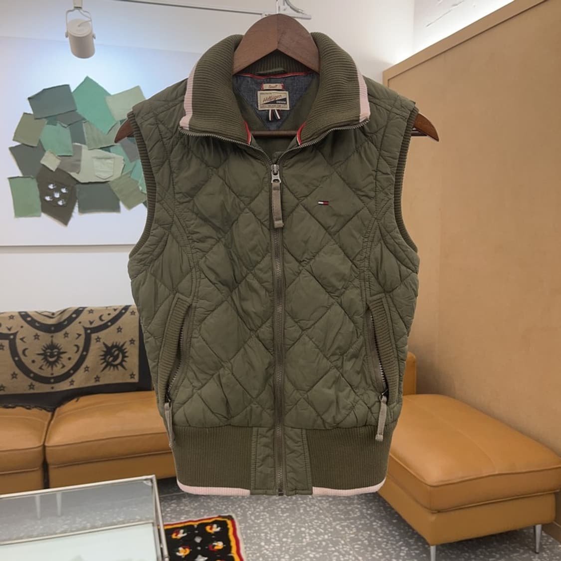 타미힐피거 슬림핏 말차카키 경량 패딩 조끼 S C07287 상품이미지3