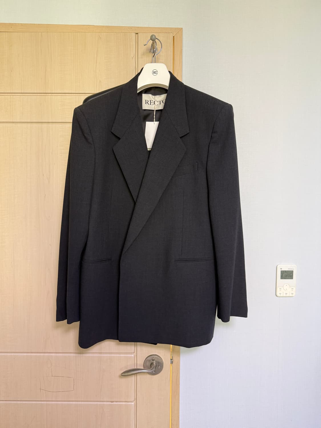렉토 24FW 베르디 오버사이즈 더블 브레스티드 자켓 차콜 상품이미지1