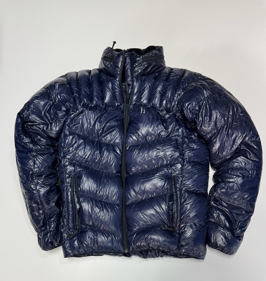 여성 헤지스 유광 구스다운 후드 패딩 점퍼 네이비 상품이미지1