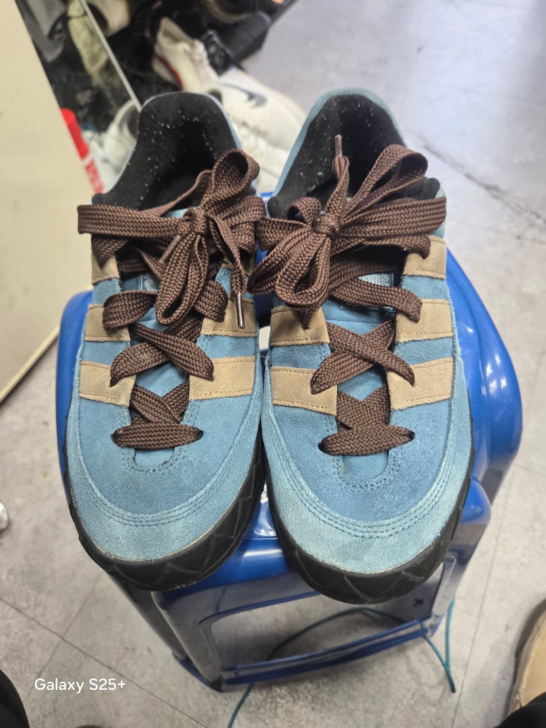 아디그다스  스웨이드   운동화 상품이미지1