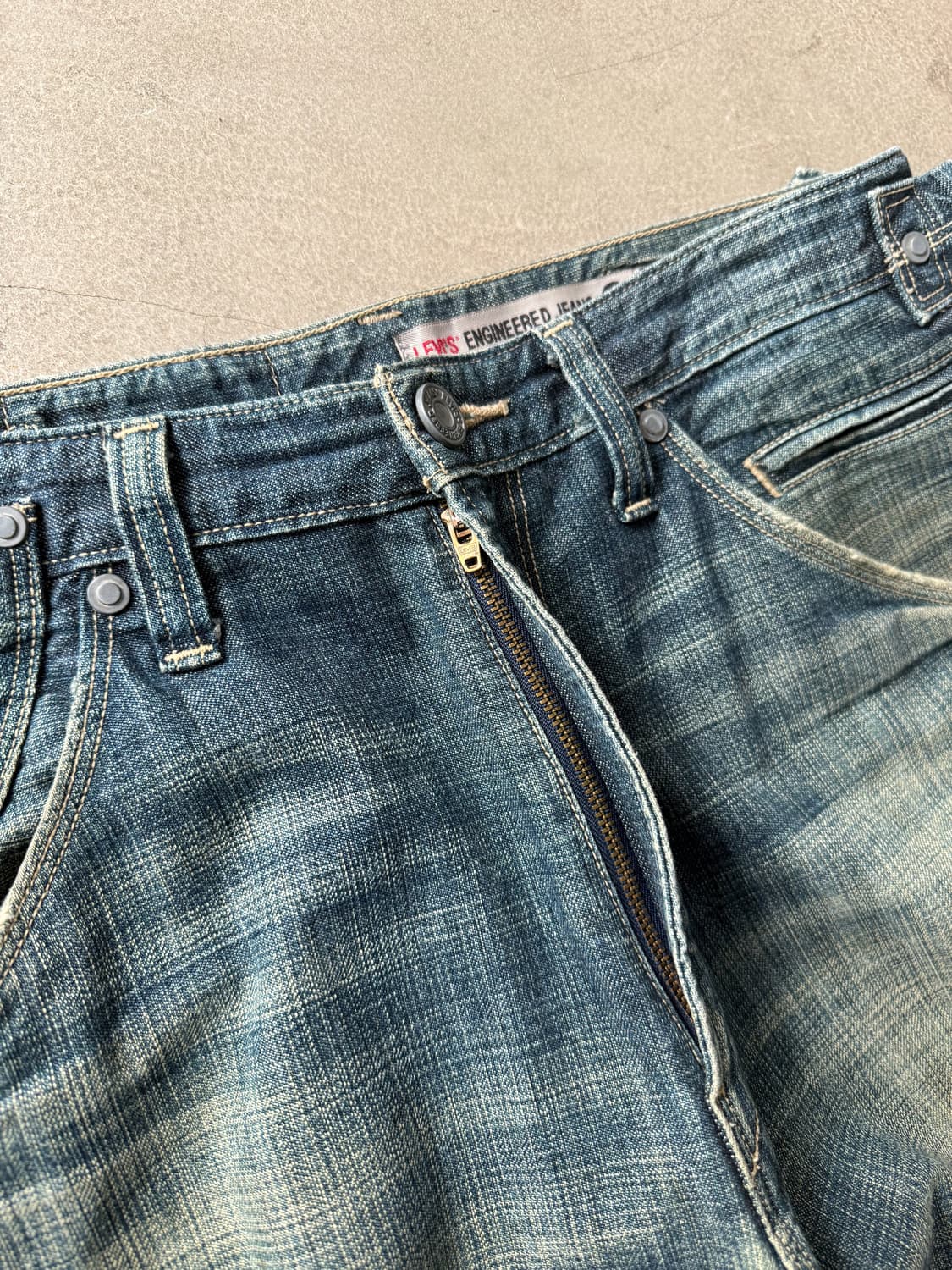 Vintage Levi's Engineered Jeans 상품이미지3