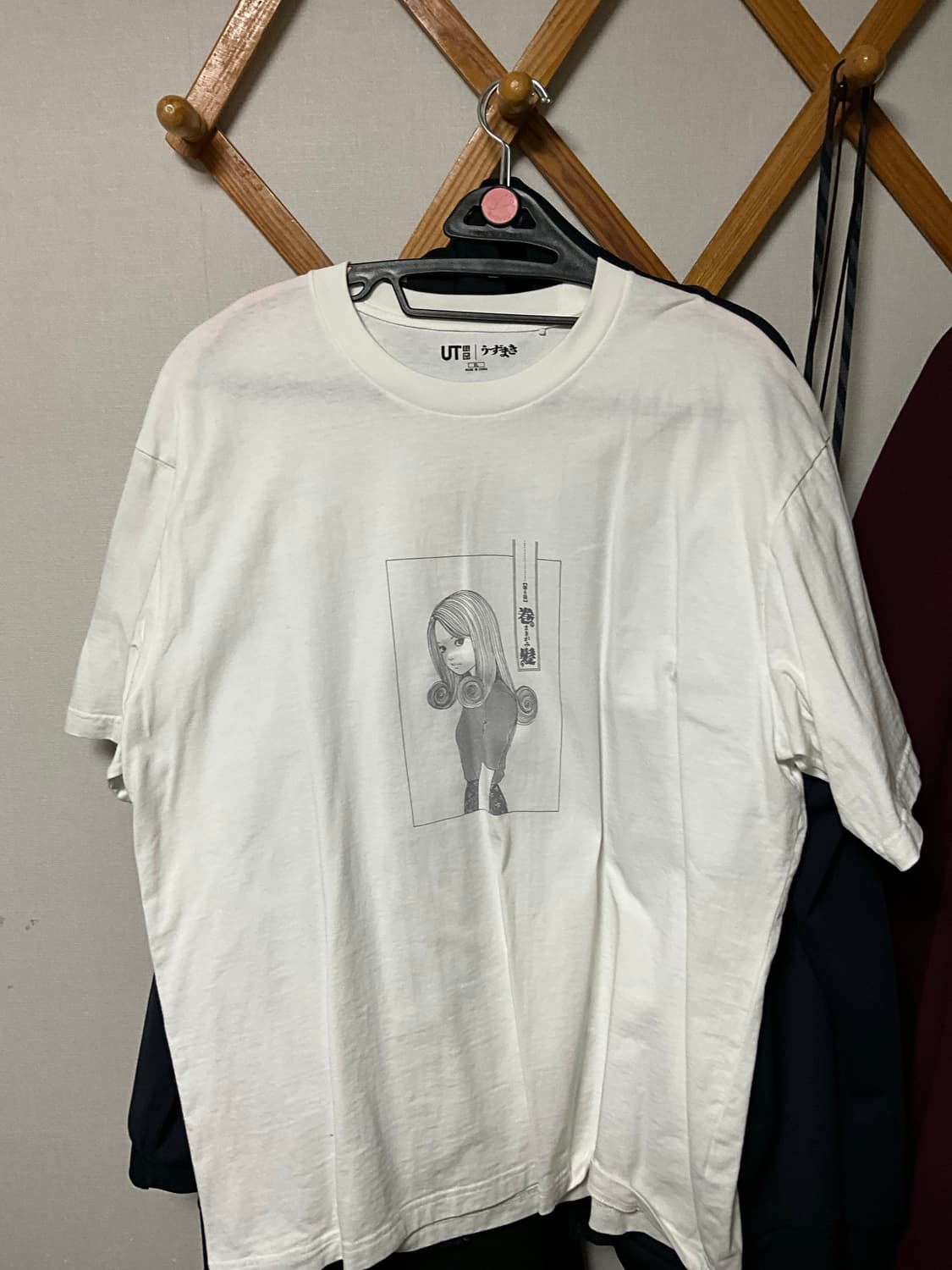 유니클로 이토준지 유티 상품이미지1