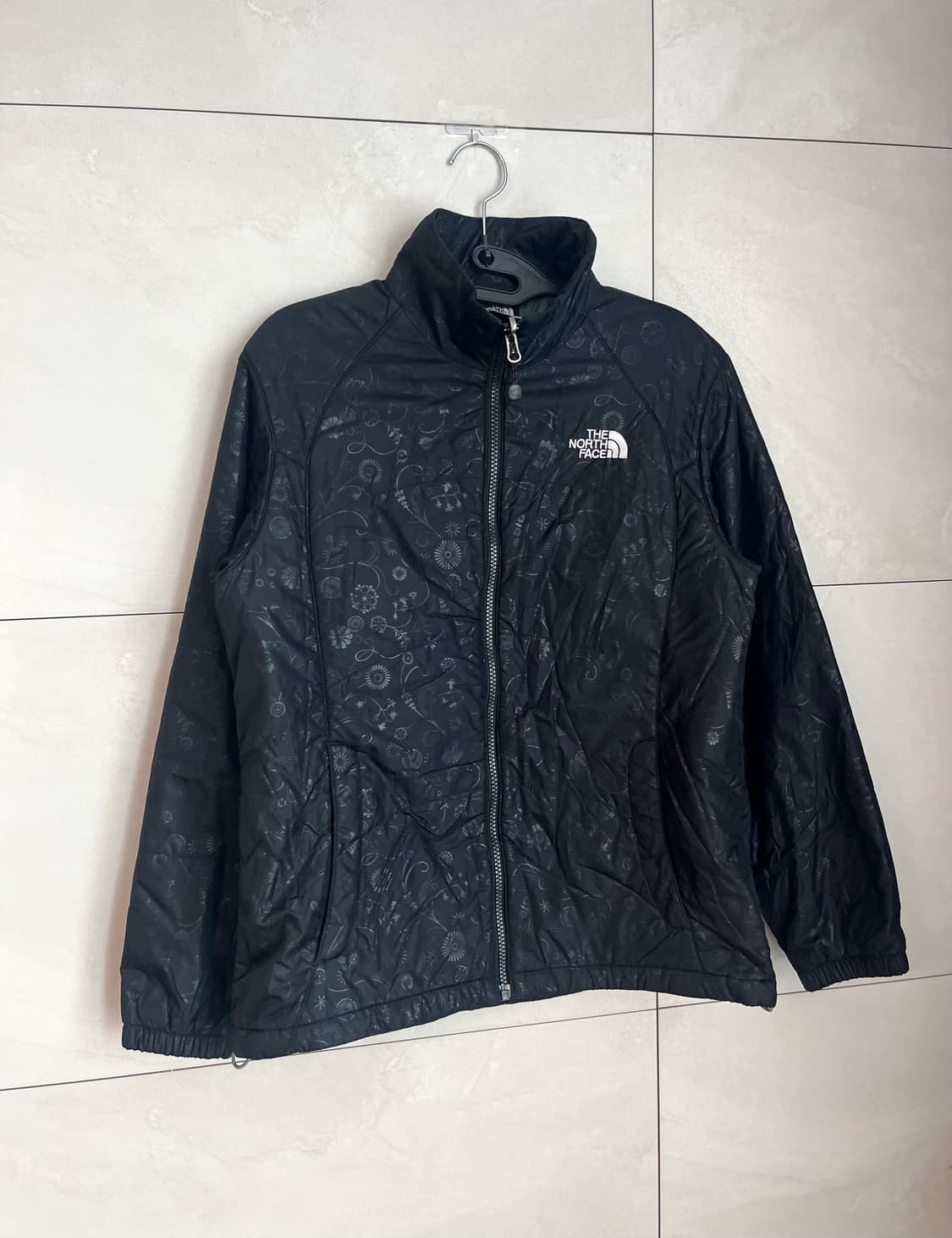 노스페이스 경량 패딩 자켓 블랙 (90) 상품이미지2