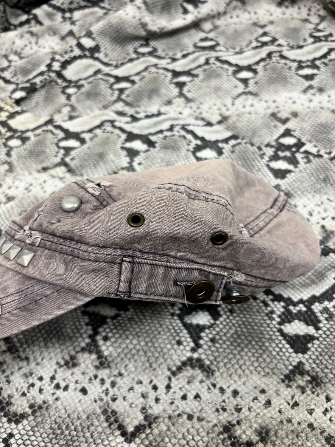 “Vintage” Y2K Grunge Mood Stud Detail Ca 상품이미지3
