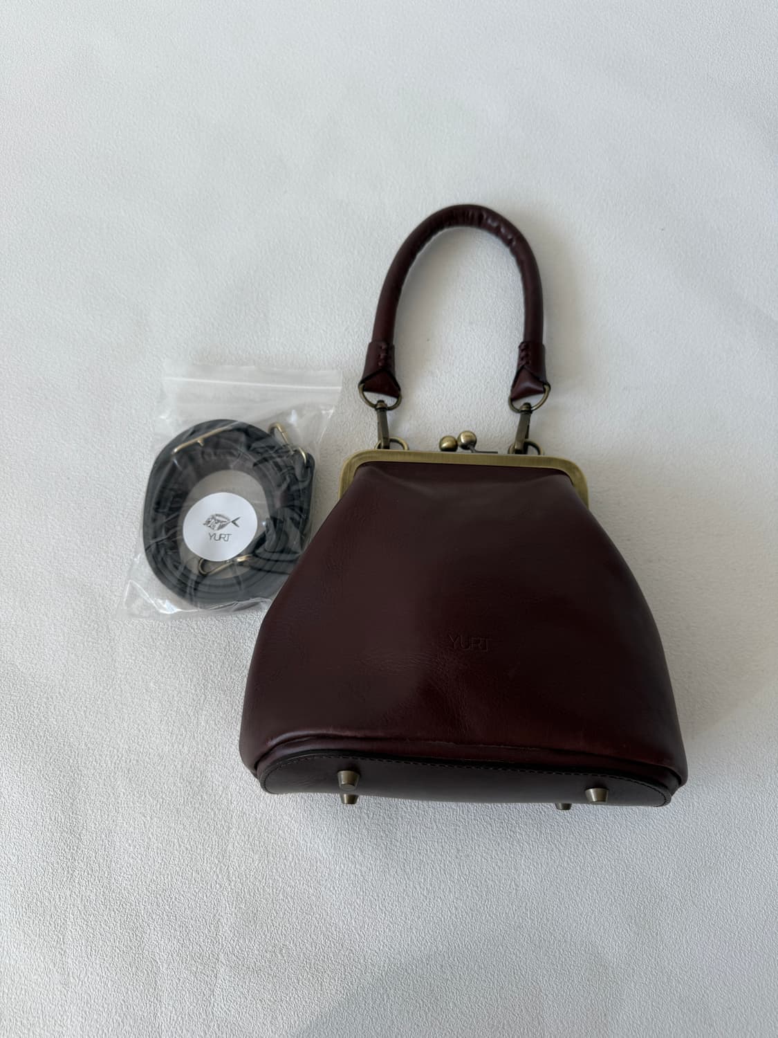 유르트(YURT) 레더 프레임백(크로스스트랩 포함) 상품이미지2