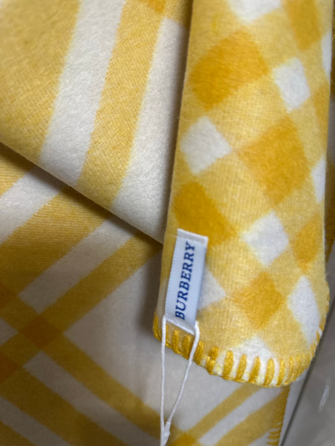 버버리 머플러 옐로우 체크 울머플러 남여공용 상품이미지5