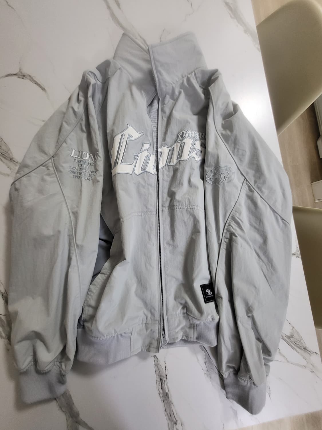 [L] 산산기어 x 삼성 라이온즈 자켓 그레이 상품이미지4