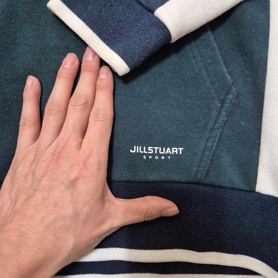 질스튜어트 스포츠 빅로고 후드티 상품이미지4