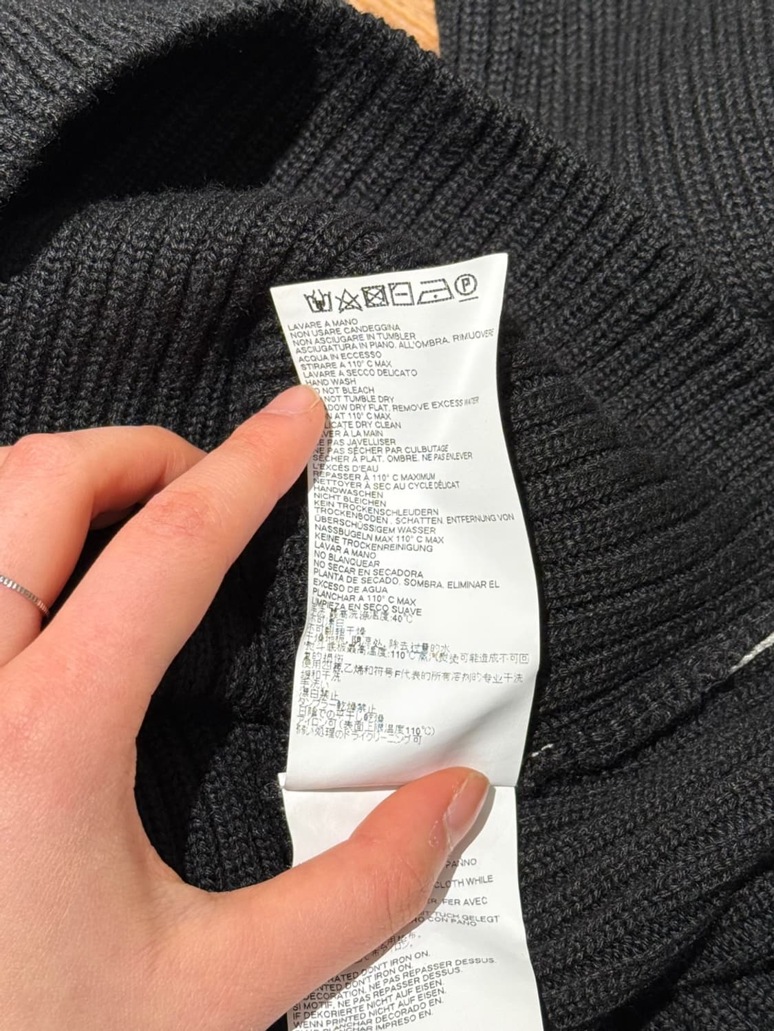 엠엠식스 블랙 하이넥 립니트 롱슬리브 탑 상품이미지9