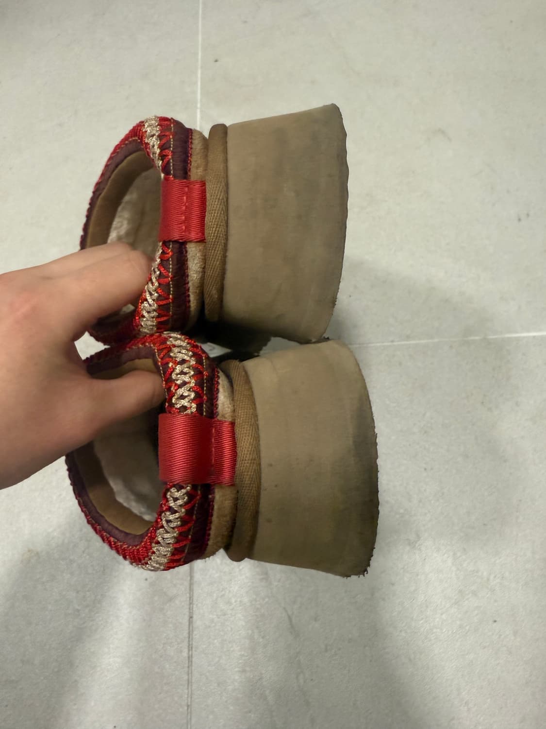 어그 타즈 220 상품이미지5